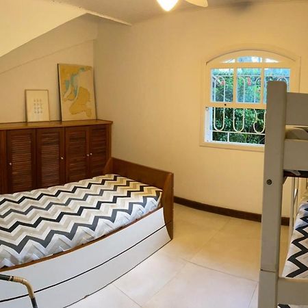 Casa Pereque 100 Metros Da Praia 伊利亚贝拉 外观 照片